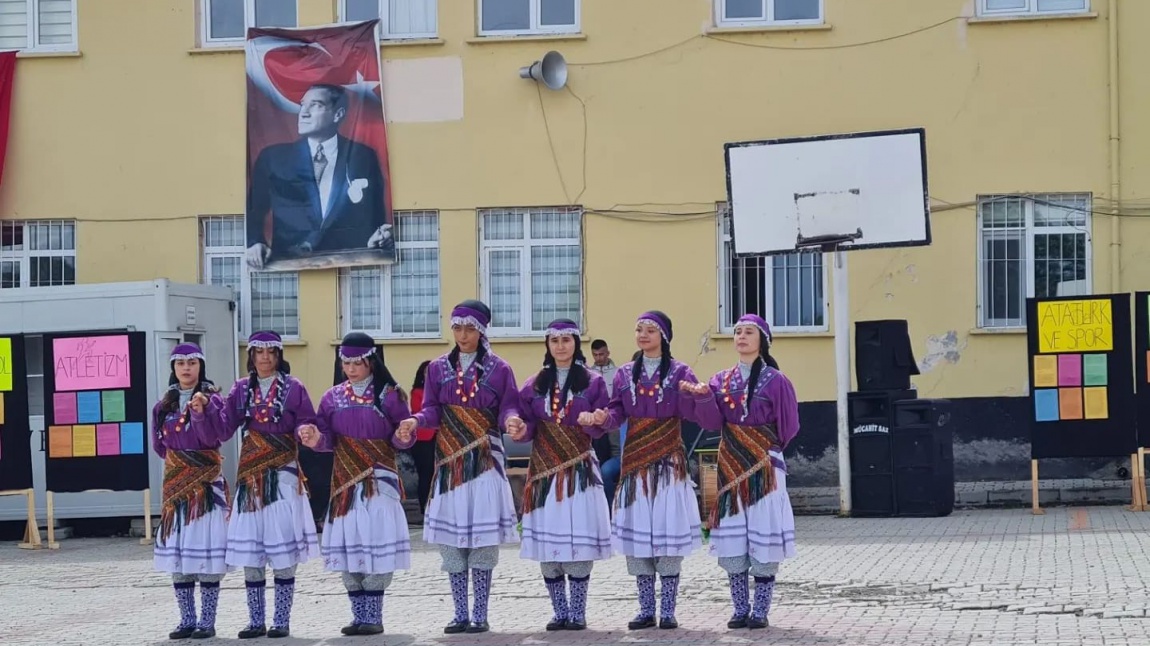 19 Mayıs Atatürk'ü Anma, Gençlik ve Spor Bayramımızı Coşkuyla Kutladık