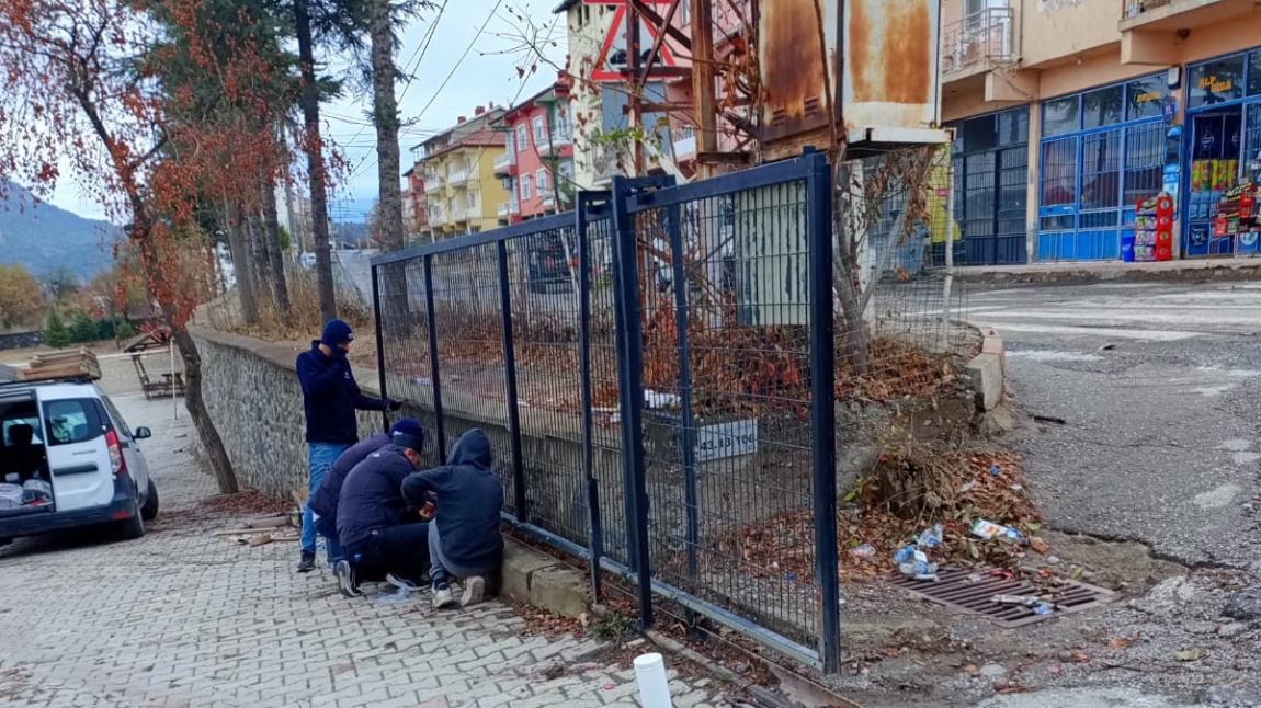 Okul Bahçe Giriş Kapısı Çalışmaları